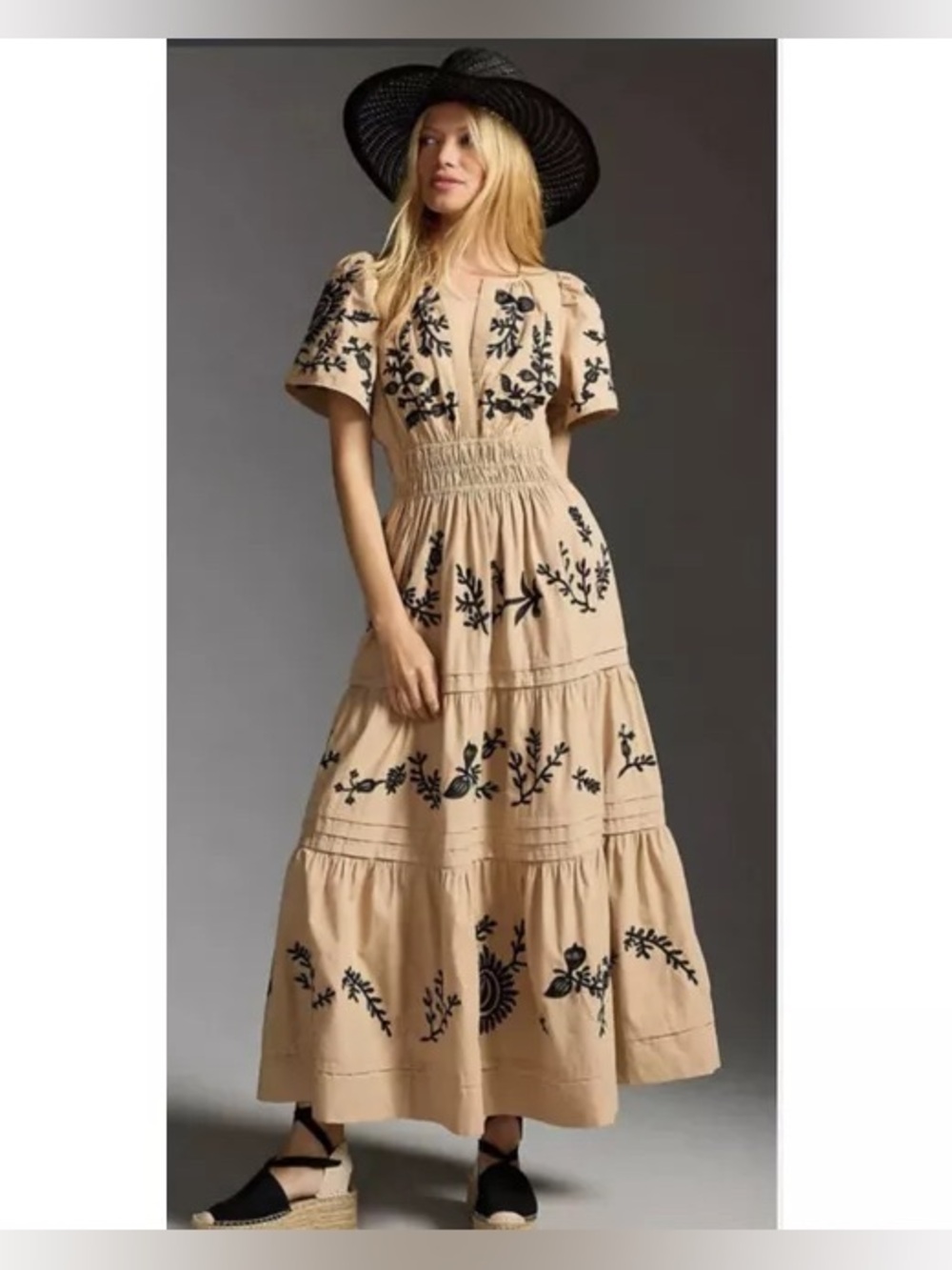 Anthropologie The Somerset
Maxi Dress Size MP Tan Black
Embroidered